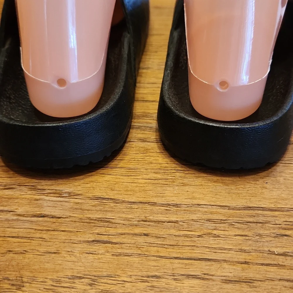 Pali Hawaii Black Buckle Sandals Size 7